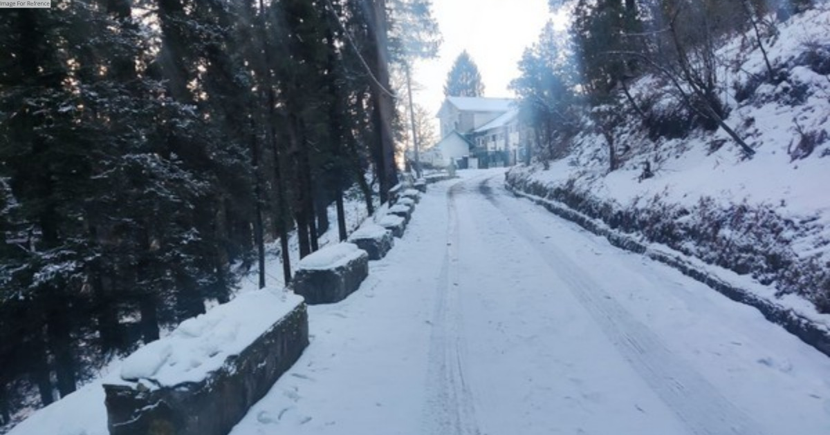 Snowfall disrupts normal life in several parts of Himachal Pradesh
